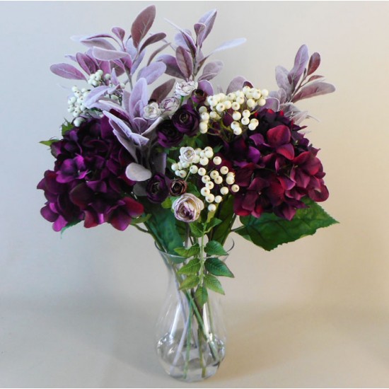 HYDRANGEAS AND BERRIES | CENTREPIECE ARRANGEMENT